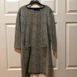 Black and cream dress with front pockets